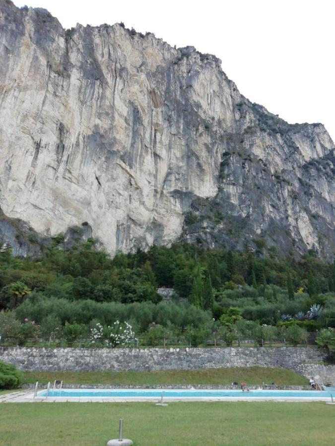 Lake & Castle View Apartment Riva del Garda Exterior foto