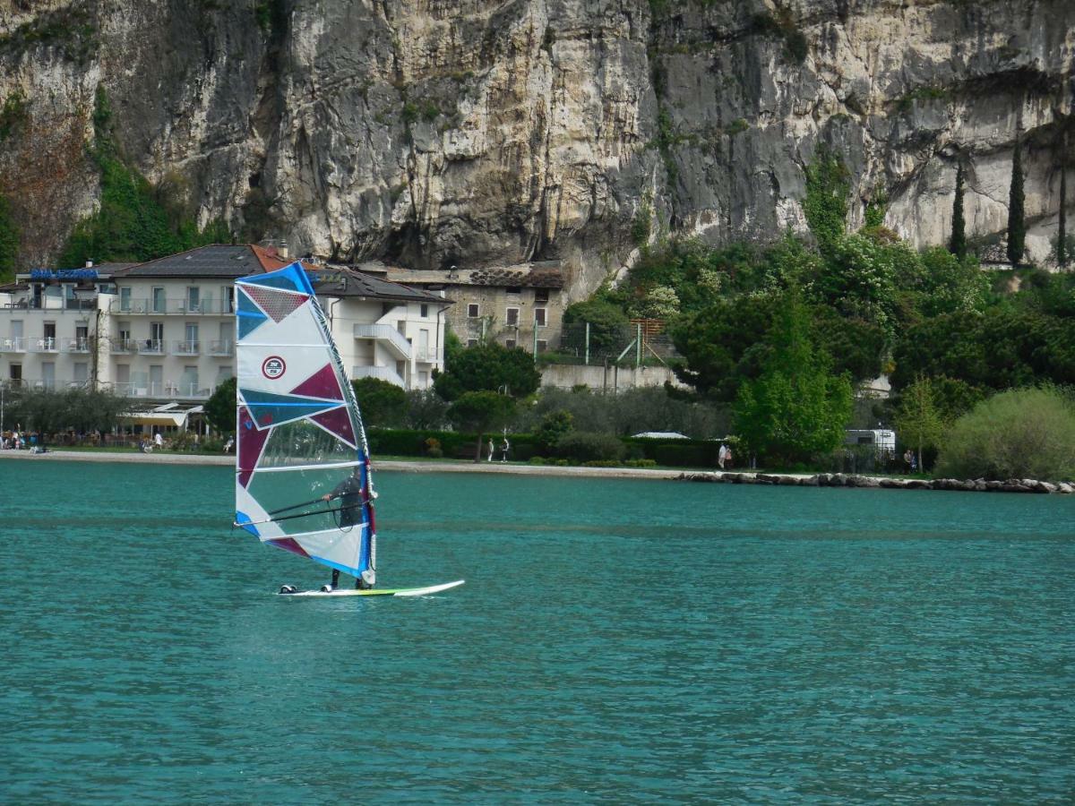 Lake & Castle View Apartment Riva del Garda Exterior foto