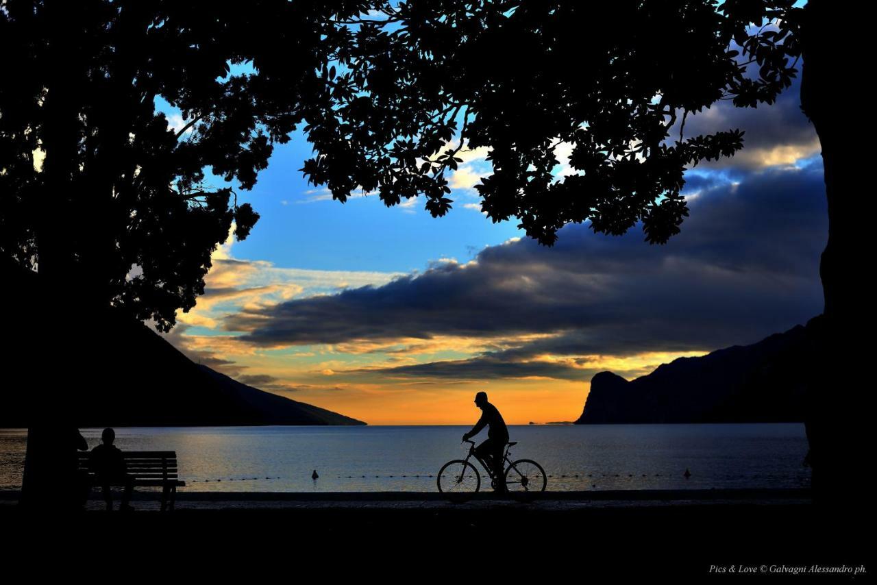 Lake & Castle View Apartment Riva del Garda Exterior foto