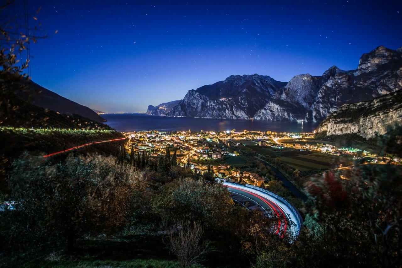 Lake & Castle View Apartment Riva del Garda Exterior foto